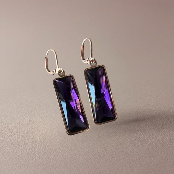 Handcrafted earrings with Austrian baguette crystal - Picture 3 of 3